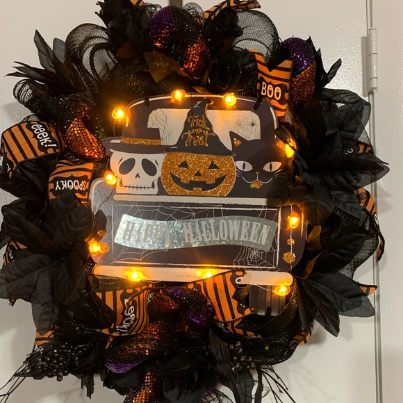 Item51 Halloween Wreath with lights - Picture 2 of 8